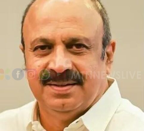 നടിയെ ബലാത്സംഗം ചെയ്ത കേസില്‍ നടന്‍ സിദ്ദിഖ് അറസ്റ്റില്‍.