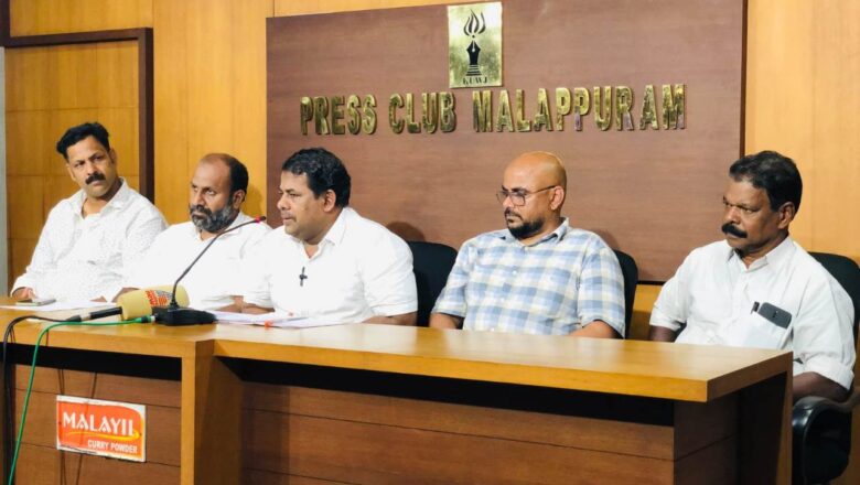 മുഖ്യമന്ത്രി സംഘ്പരിവാറിന്റെ മാധ്യമവക്താവായി തരം താഴ്ന്നു: റസാഖ്‌ പാലേരി