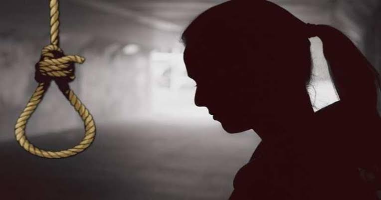 പ്രായപൂര്‍ത്തിയാകാത്ത ആണ്‍കുട്ടിയും പെണ്‍കുട്ടിയും തൂങ്ങിമരിച്ച നിലയില്‍.