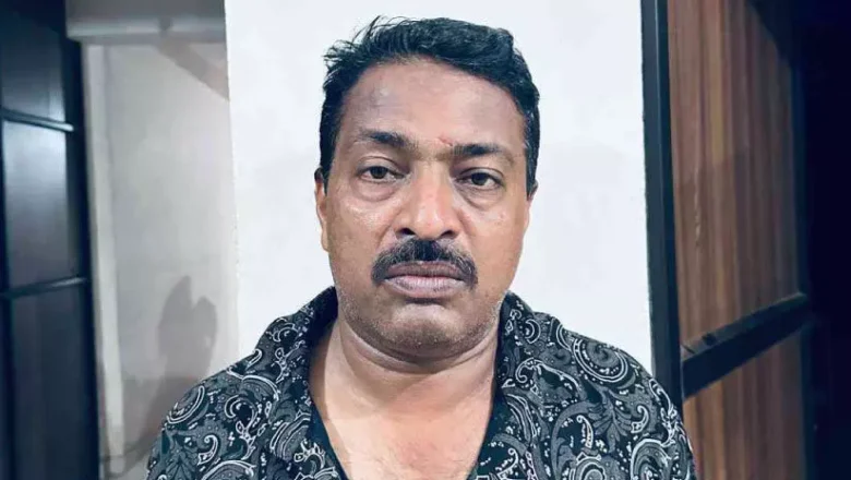 വീ​ട്ടു​മു​റ്റ​ത്തെ ഭൂ​ഗ​ര്‍ഭ അ​റ​യി​ല്‍ വി​ല്‍പ​ന​ക്കാ​യി സൂ​ക്ഷി​ച്ച വി​ദേ​ശ മ​ദ്യ​വു​മാ​യി യു​വാ​വി​നെ പി​ടി​കൂ​ടി.