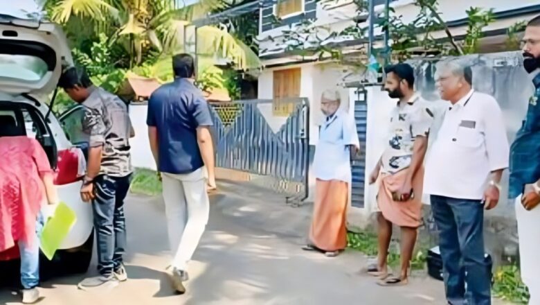 ഭക്ഷണമാണെന്ന് കരുതി തെരുവുനായ കടിച്ചുകൊണ്ടുവന്നത് കഞ്ചാവടങ്ങിയ കവർ; പ്രതി ഒളിവിൽ.