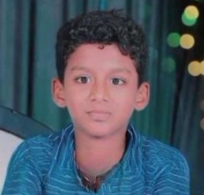 വീട്ടിലെ ബാത്ത് റൂമിലെ ഇലക്ട്രിക് ലൈനിൽ നിന്നും ഷോക്കേറ്റ് വിദ്യാർത്ഥി മരണപ്പെട്ടു