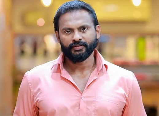 ഹൈബ്രിഡ് കഞ്ചാവ് കേസിൽ ബി​ഗ് ബോസ് താരത്തിന് എക്സൈസ് നോട്ടീസ്