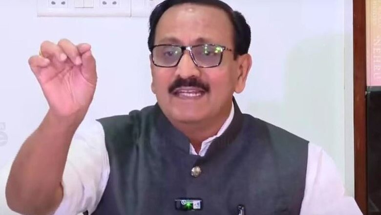 ‘42,000 തീർഥാടകർക്ക് ഹജ്ജ് അവസരം നഷ്ടപ്പെടാൻ കാരണം കേന്ദ്ര ന്യൂനപക്ഷ വകുപ്പും ഉദ്യോഗസ്ഥരും; തീർഥാടകർക്ക് നഷ്ടപരിഹാരം നൽകണം’ – എം.കെ രാഘവൻ