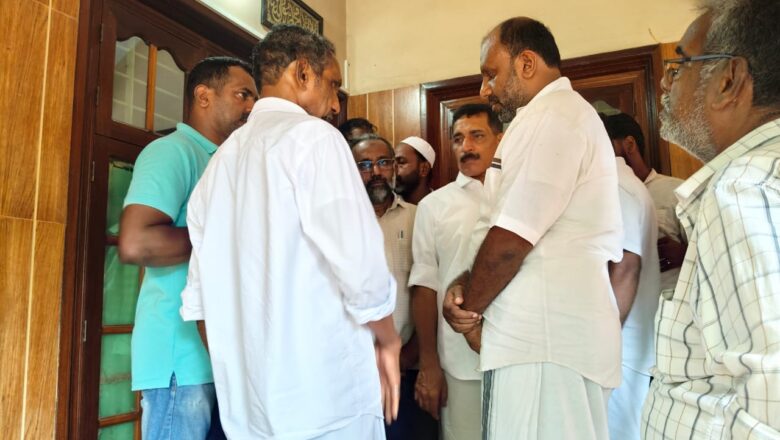 ആള്‍ക്കൂട്ടക്കൊല: വെല്‍ഫെയര്‍ പാര്‍ട്ടി നേതാക്കള്‍ അഷ്‌റഫിന്റെ വീട് സന്ദര്‍ശിച്ചു.