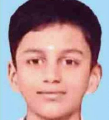 ചുവരില്‍ തറച്ച ആണിയില്‍ ഷര്‍ട്ടിന്റെ കോളര്‍ കുരുങ്ങി ശ്വാസം മുട്ടി വിദ്യാര്‍ഥിക്ക് ദാരുണാന്ത്യം