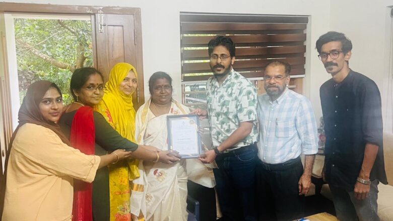 ഡോക്ടേഴ്‌സ് ദിനത്തില്‍ ഡോ. കുമുദിനി സുരേഷിനെ ആദരിച്ചു