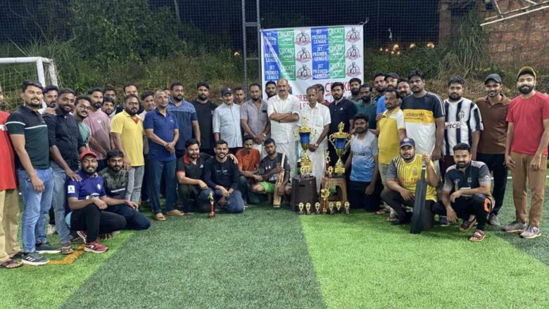 പുത്തനങ്ങാടി ജെറ്റ്സ് പ്രീമിയർ ലീഗ് ക്രിക്കറ്റ്‌ മത്സരത്തിൽ കിംഗ്സ് ഇലവൻ കിരീടം നേടി.