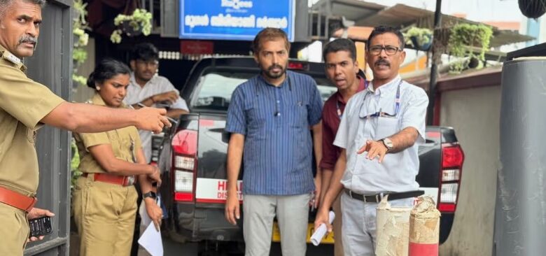 ഹരിത ചട്ടം ലംഘനം; 450 കിലോ നിരോധിത ഫ്ലക്സ് പിടിച്ചെടുത്തു