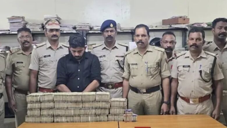 തിരൂരങ്ങാടി സ്വദേശിയേ 1.36 കോടി കുഴല് പ്പണവുമായി പിടിയിൽ