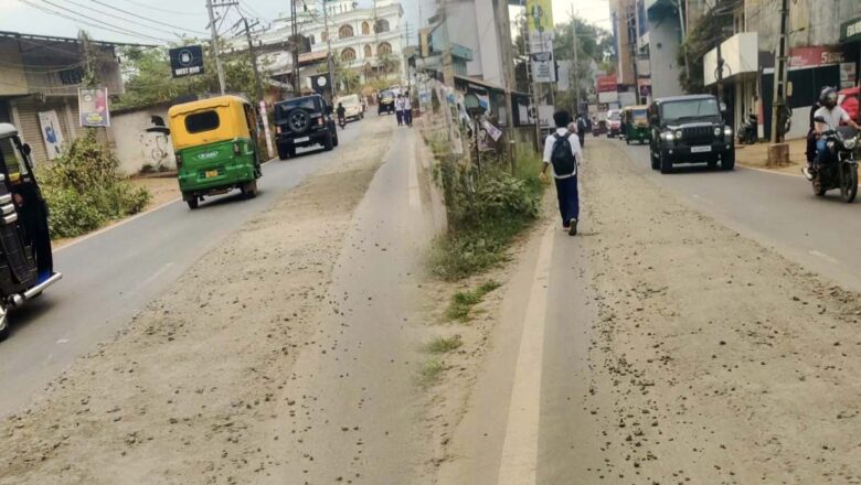 പൊടിപടലങ്ങളും അപകടക്കെണിയും; റോഡ് പുനഃസ്ഥാപിക്കാത്തതിനെതിരെ പോലീസിൽ പരാതി
