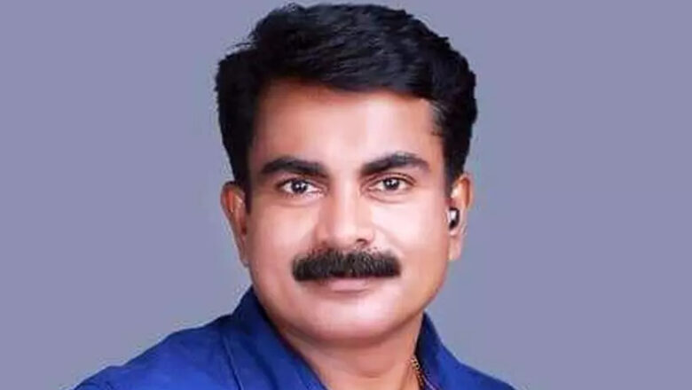 16-കാരിയെ പീഡിപ്പിച്ച കേസ്: മോട്ടിവേഷൻ സ്പീക്കർ ഫിലിപ് മമ്പാട് പോലീസ് കസ്റ്റഡിയിൽ