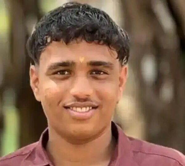 പടക്കം പൊട്ടിത്തെറിച്ച് വിദ്യാർത്ഥി മരിച്ചു.