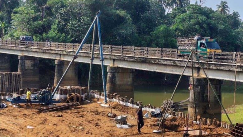 പാലത്തിങ്ങൽ കീരനല്ലൂർ പാലത്തിന്റെ പൈലിങ് പ്രവൃത്തികൾ പുനരാരംഭിച്ചു