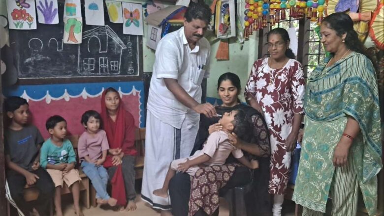ഊരകം അത്താണിക്കുണ്ട് അങ്കണവാടിയിൽ പൾസ് പോളിയോ തുള്ളിമരുന്ന് വിതരണം ഉദ്ഘാടനം ചെയ്തു