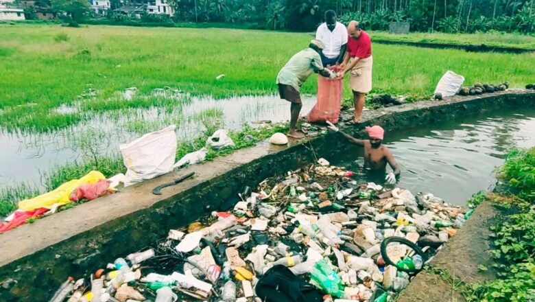 അരീക്കതോട്ടിലെ പ്ലാസ്റ്റിക് മാലിന്യങ്ങൾ നീക്കം ചെയ്തു