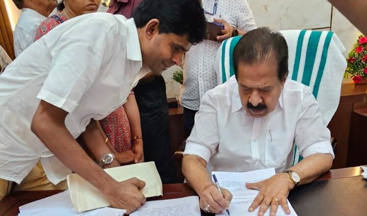 KPCC മൈനോറിറ്റി ഡിപ്പാർട്ട്മെന്റ് മന്ത്രിക്ക് നിവേദനം നൽകി