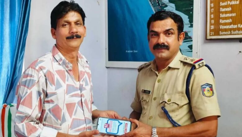 നഷ്ടപ്പെട്ട മൊബൈൽ ഫോണുകൾ ഉടമകൾക്ക് തിരികെ നൽകി തിരൂർ പോലീസ്