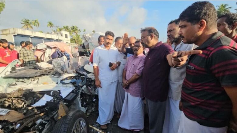 ദേശീയപാതയിൽ നിർത്തിയിട്ട ലോറിക്ക് പിന്നിൽ കാറിടിച്ച് എട്ടുപേർക്ക് ദാരുണാന്ത്യം